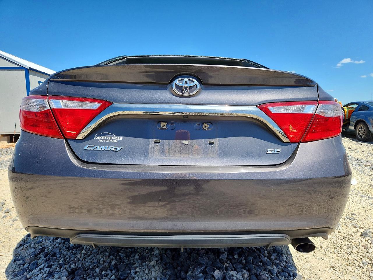 2017 TOYOTA CAMRY SE photo 16