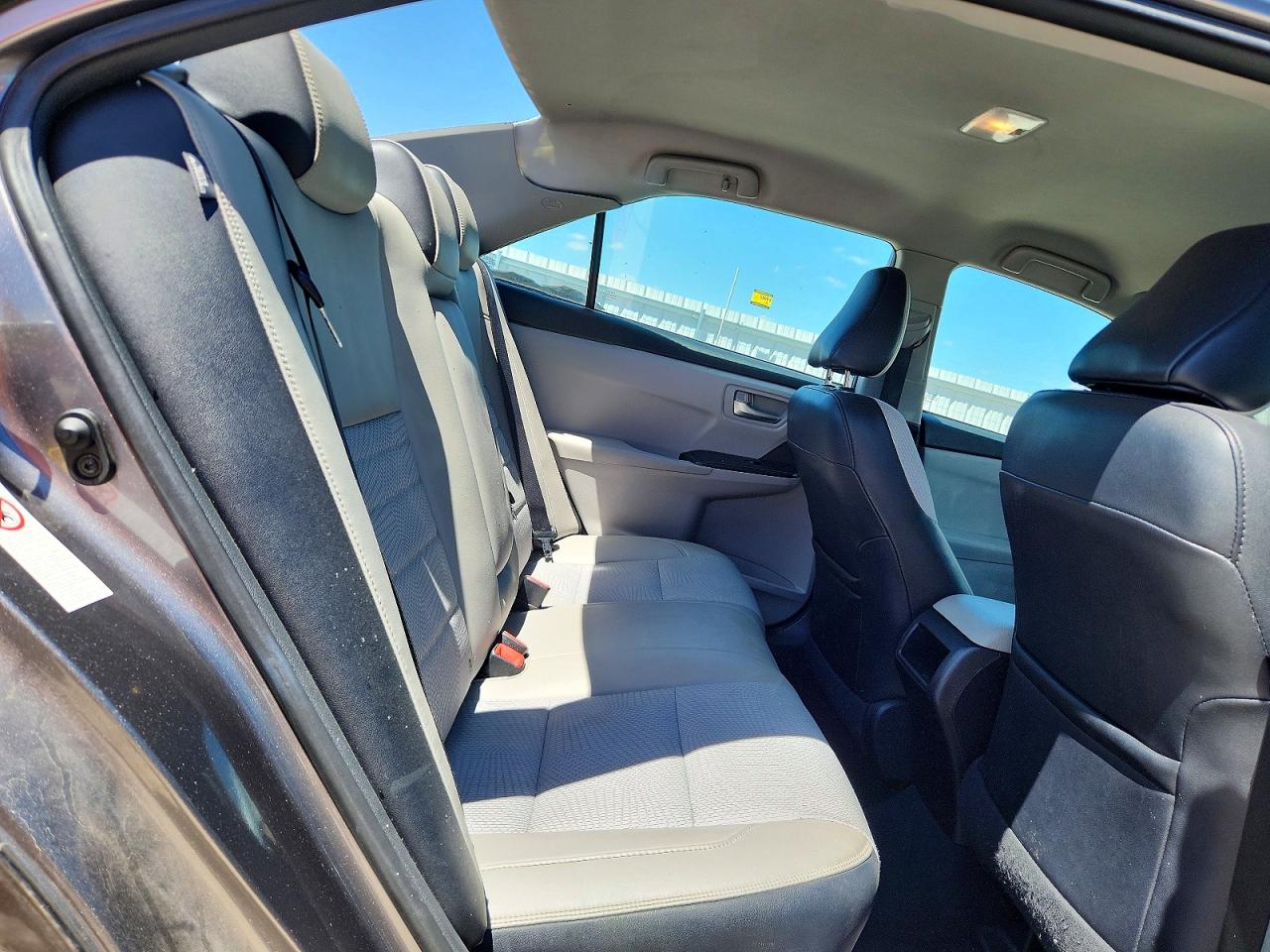 2017 TOYOTA CAMRY SE photo 28
