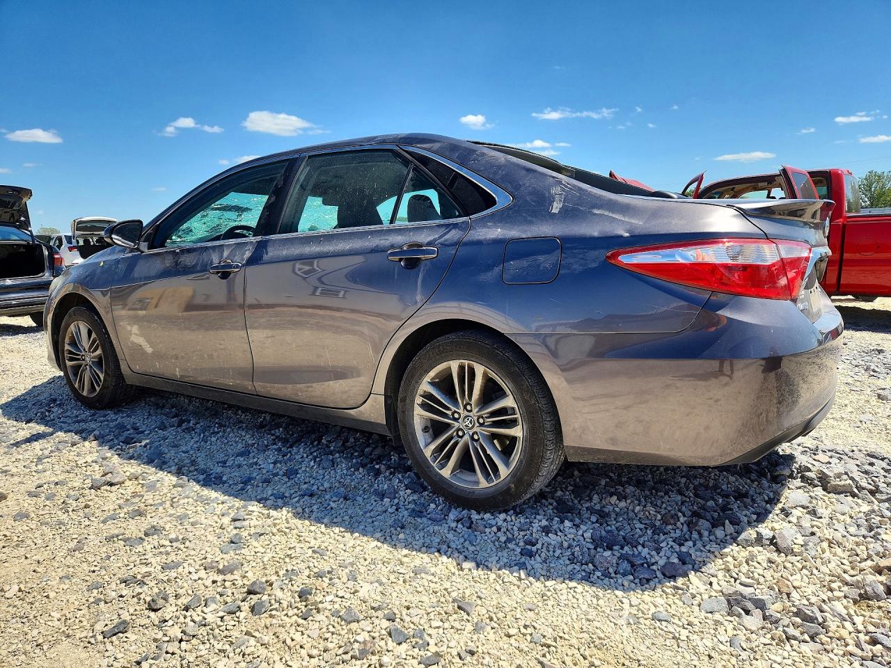 2017 TOYOTA CAMRY SE photo 4