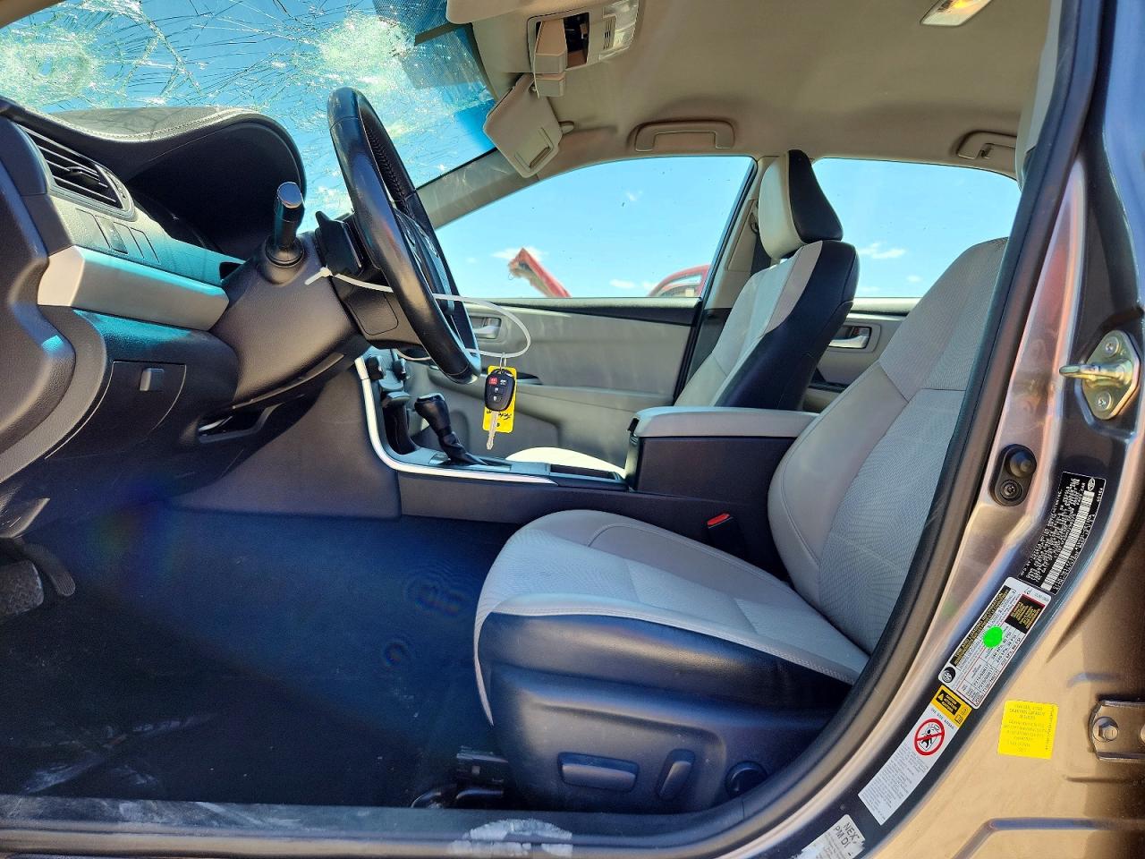 2017 TOYOTA CAMRY SE photo 19