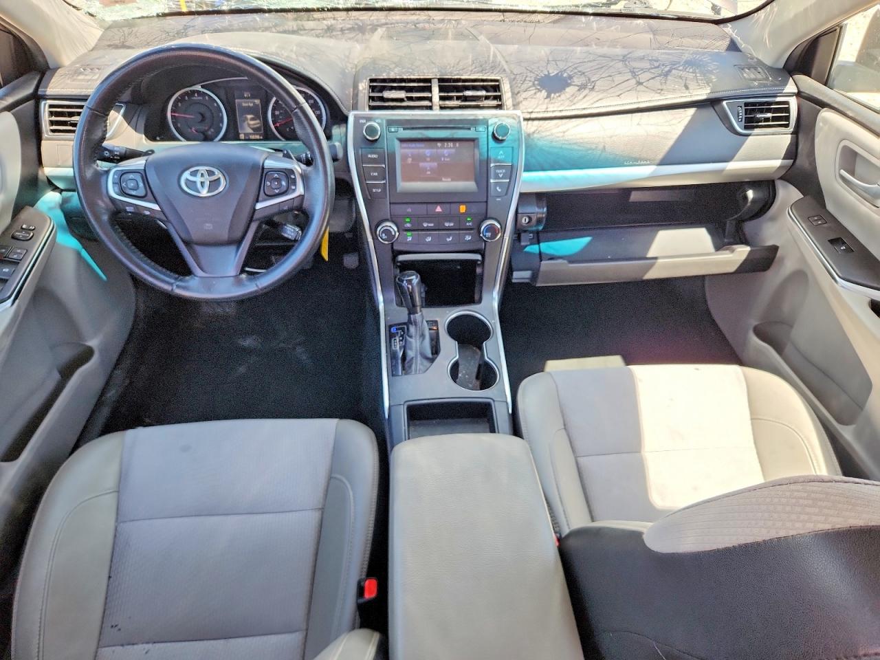 2017 TOYOTA CAMRY SE photo 22