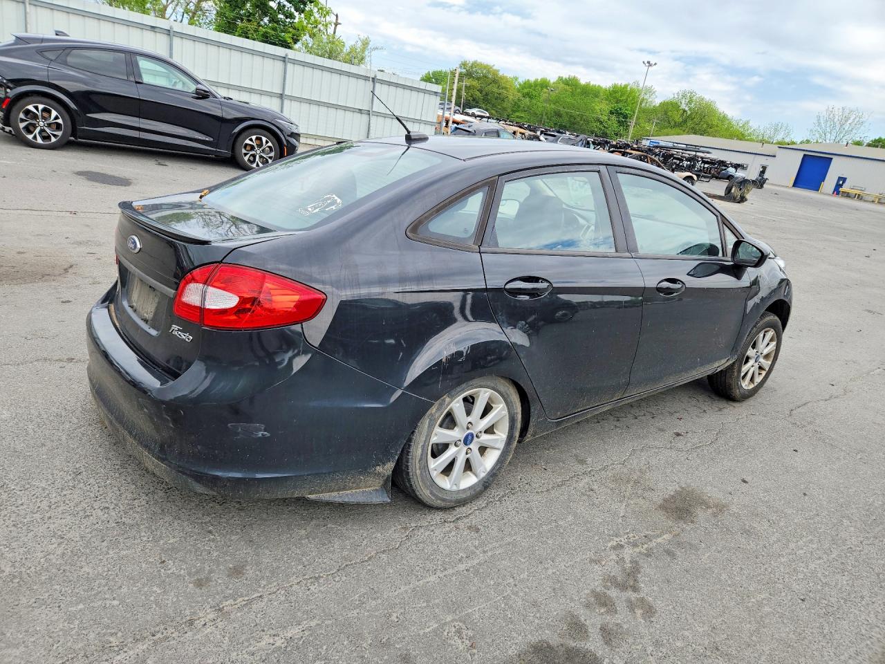 2012 FORD FIESTA SE photo 5