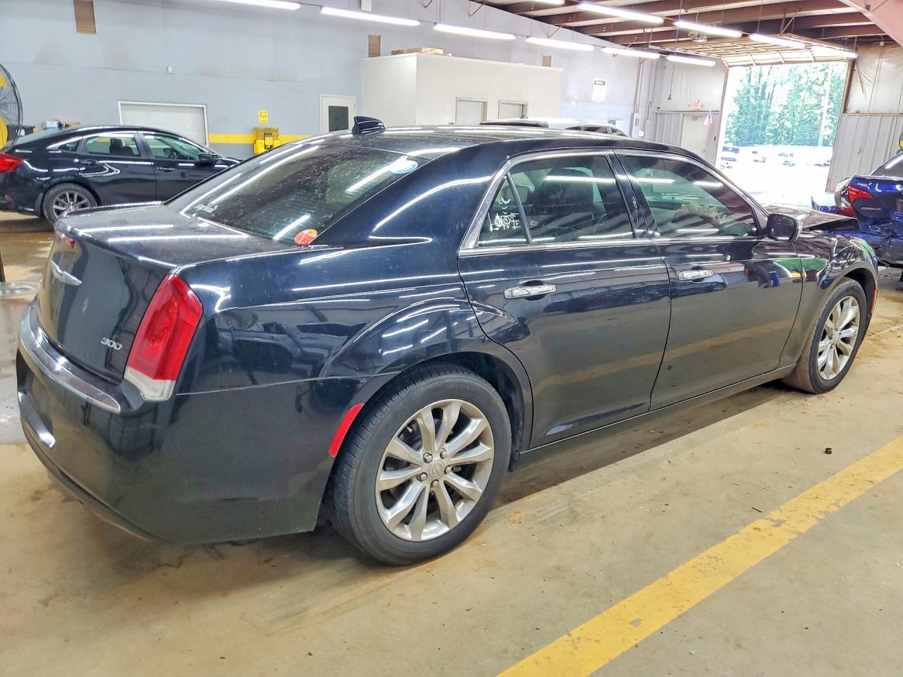2018 CHRYSLER 300 LIMITED photo 5