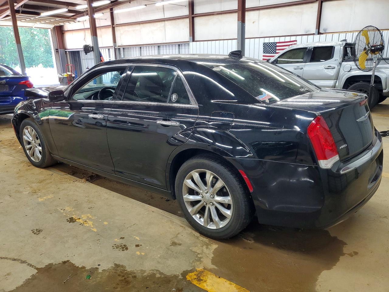 2018 CHRYSLER 300 LIMITED photo 3
