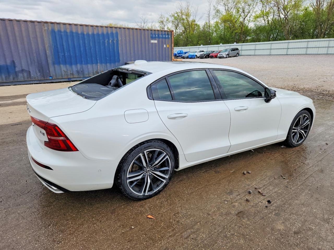 2019 VOLVO S60 T8 R-DESIGN photo 5