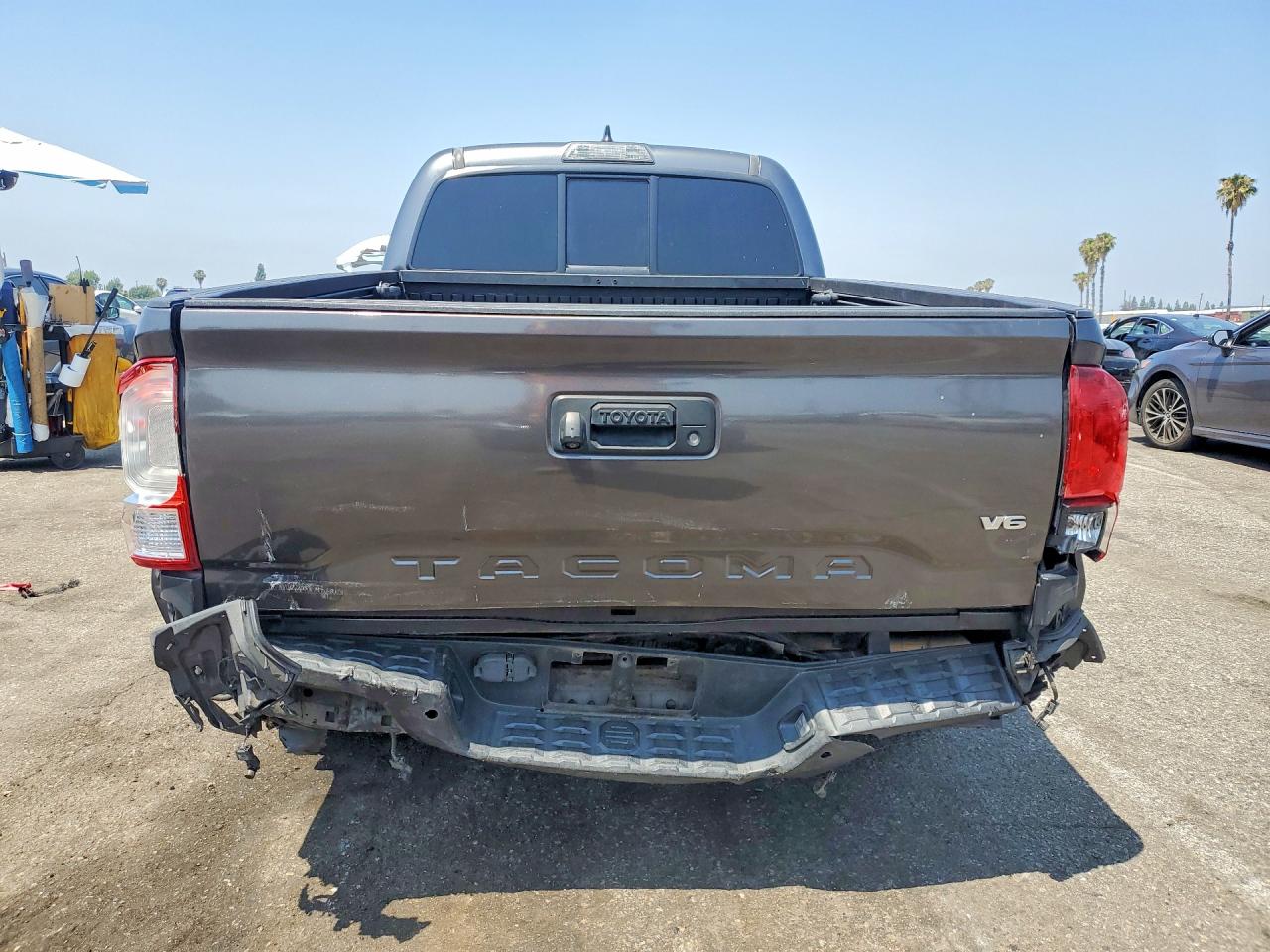 2017 TOYOTA TACOMA SR5 V6 photo 11