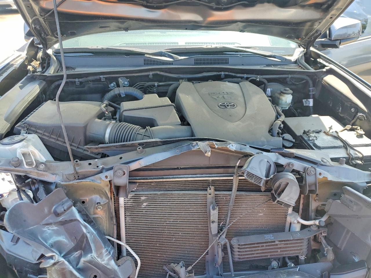 2017 TOYOTA TACOMA SR5 V6 photo 21