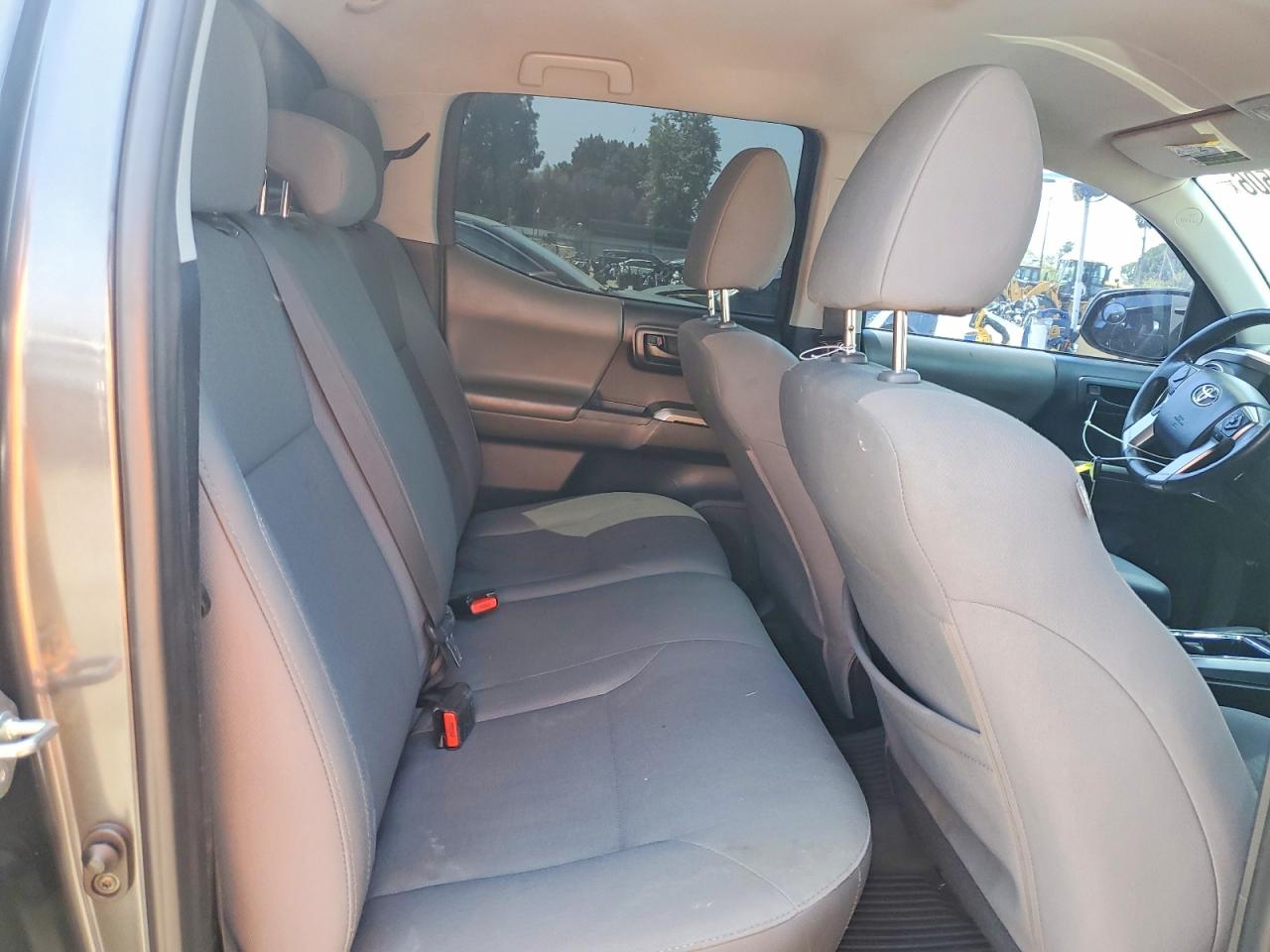 2017 TOYOTA TACOMA SR5 V6 photo 19