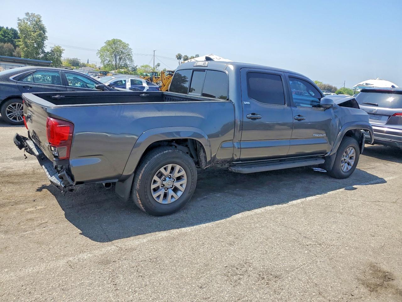 2017 TOYOTA TACOMA SR5 V6 photo 5