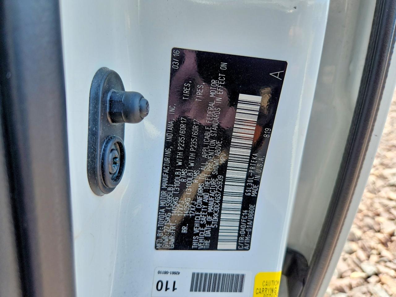 2016 TOYOTA SIENNA LE photo 25