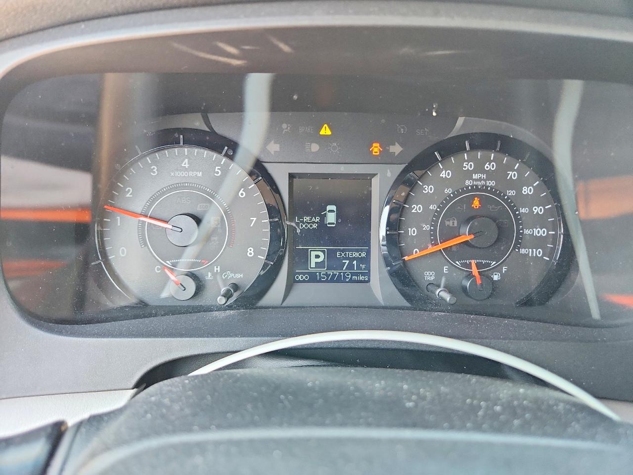 2016 TOYOTA SIENNA LE photo 17