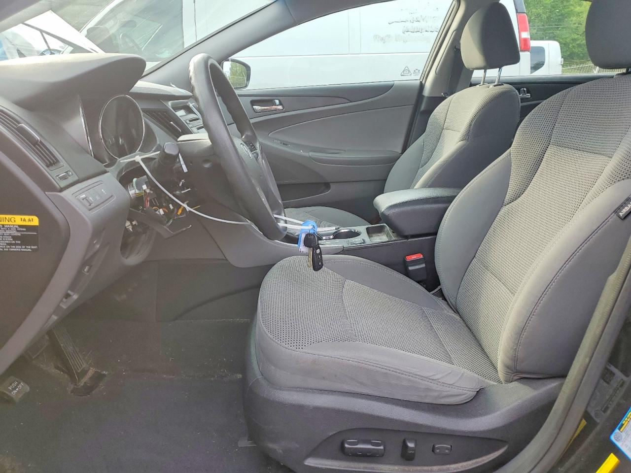2014 HYUNDAI SONATA GLS photo 13