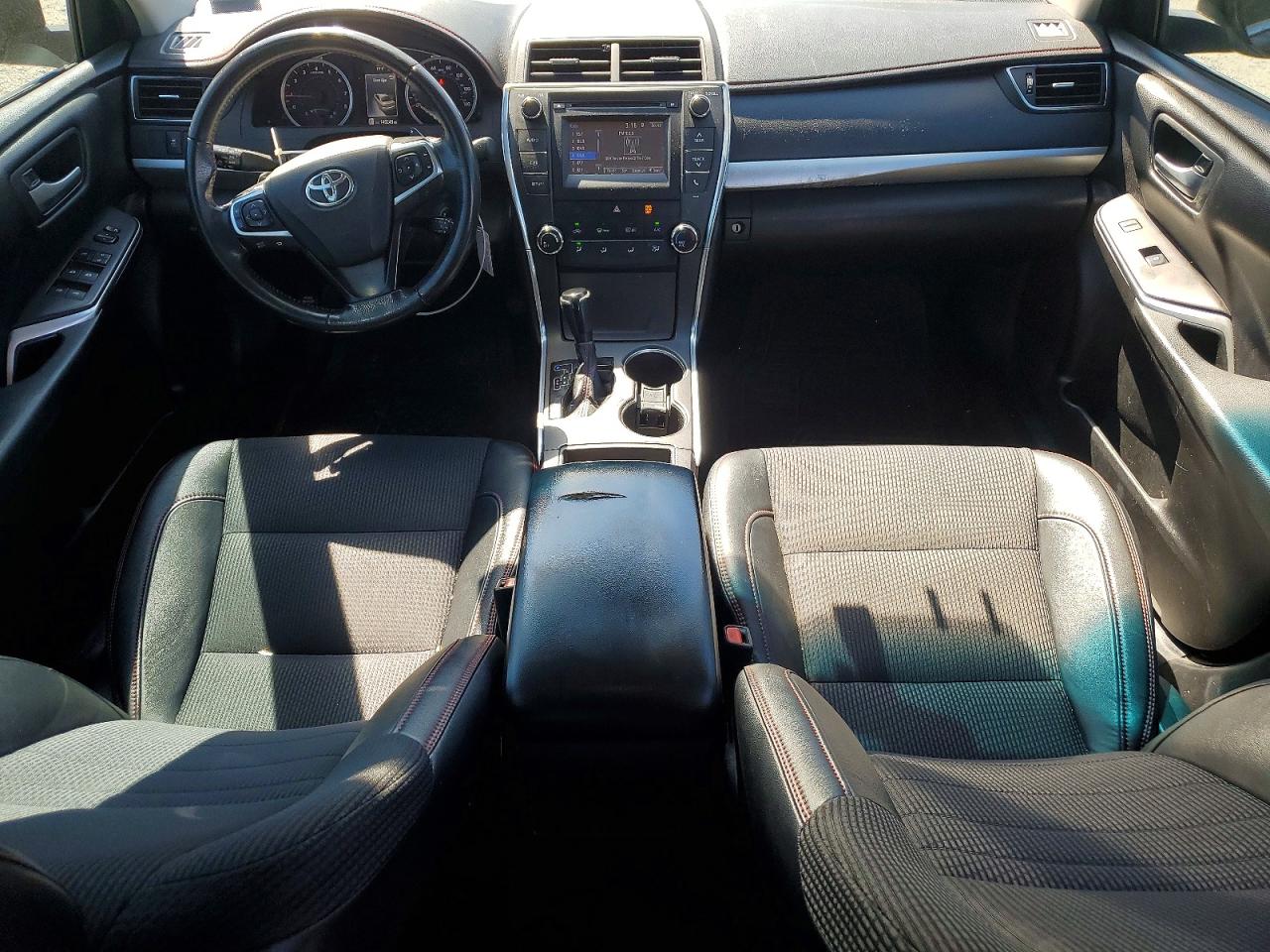 2017 TOYOTA CAMRY SE photo 15