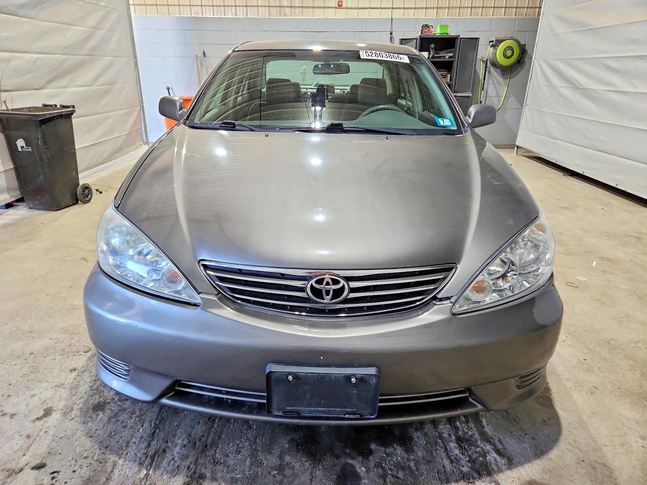 2005 TOYOTA CAMRY LE photo 13