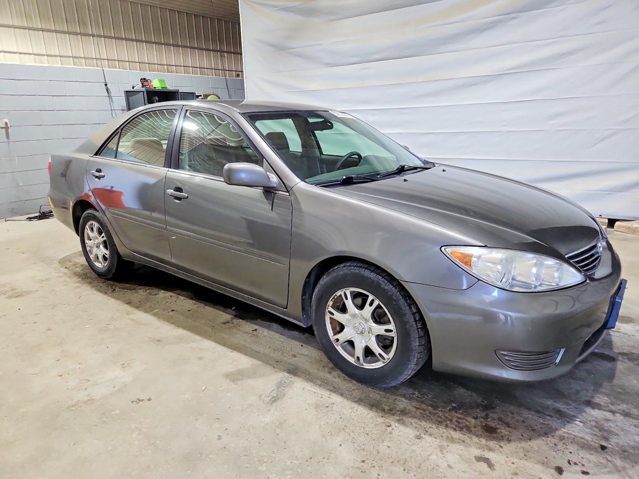 2005 TOYOTA CAMRY LE photo 10