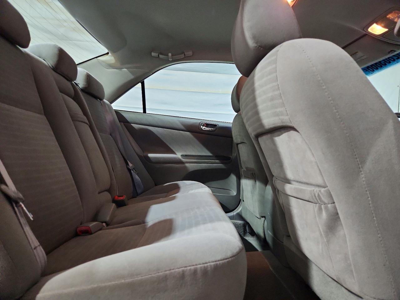 2005 TOYOTA CAMRY LE photo 28