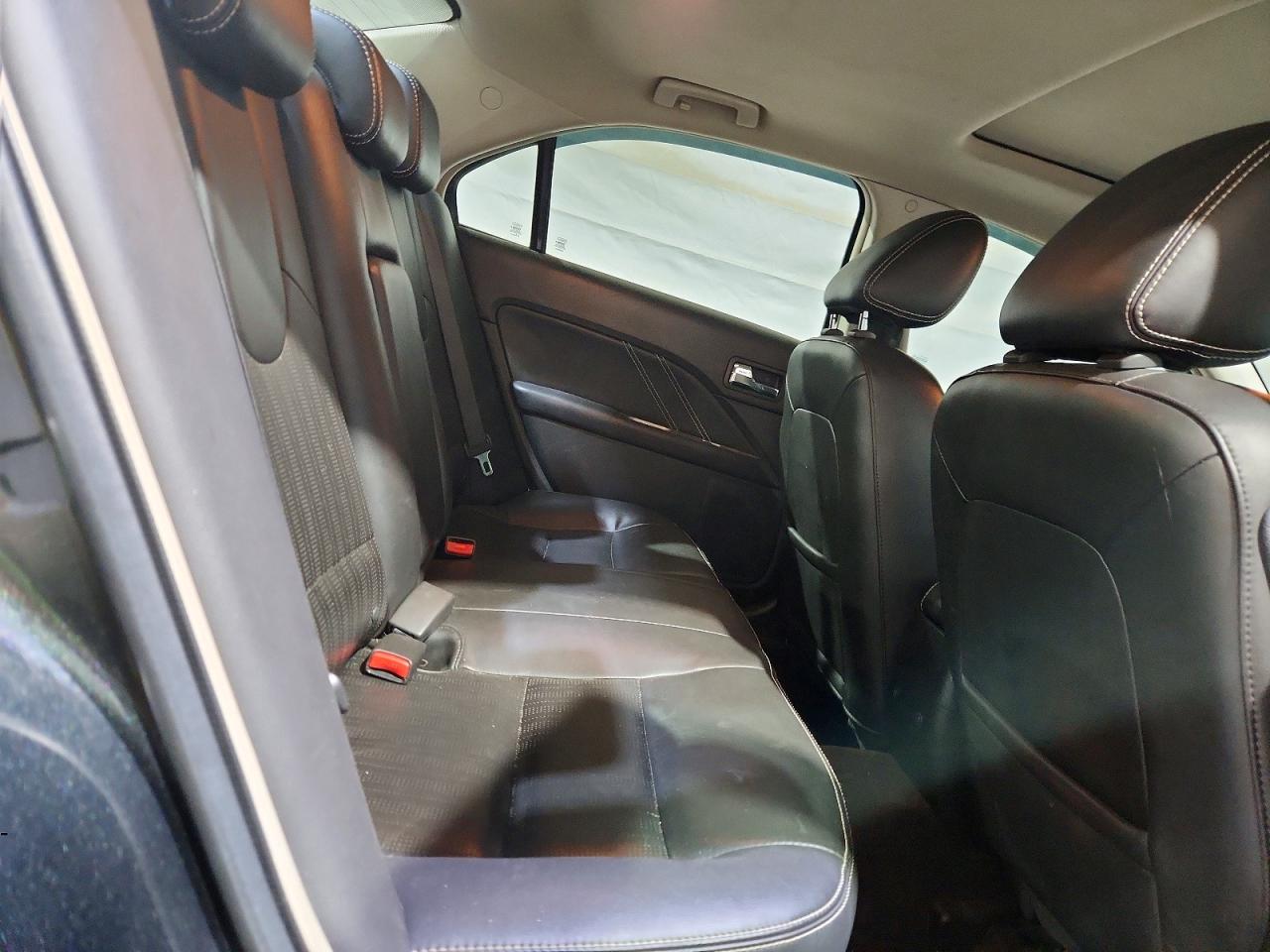 2010 FORD FUSION SPORT photo 19