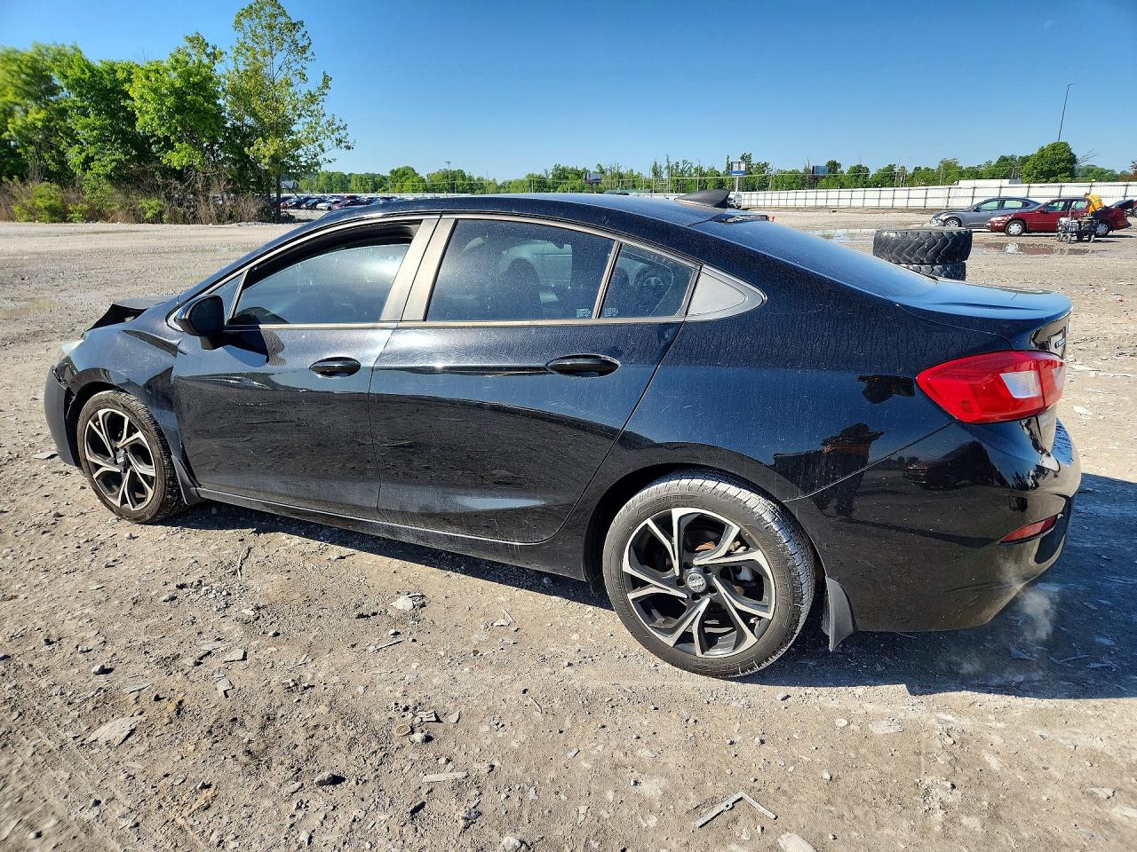2017 CHEVROLET CRUZE LS photo 3