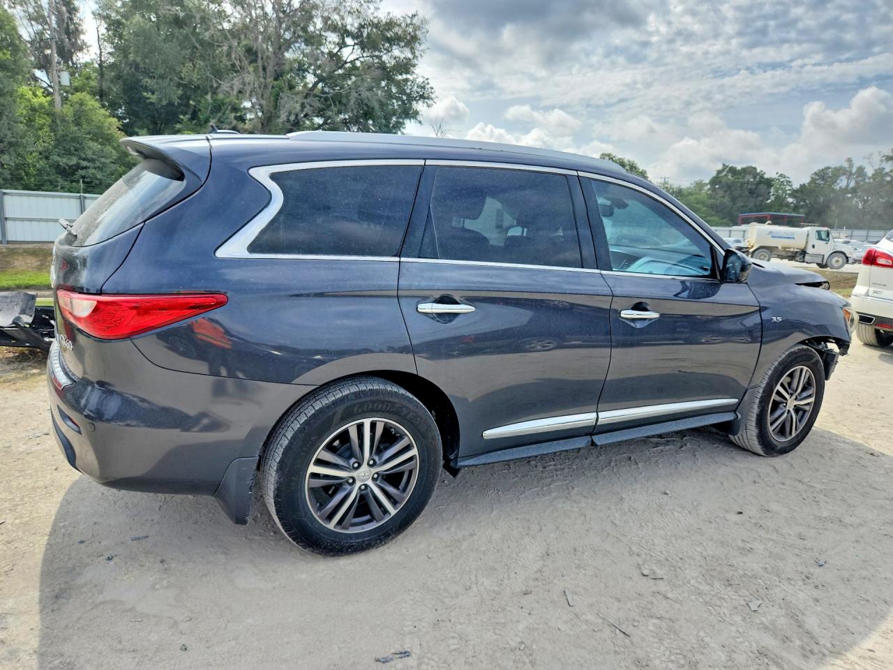 2014 INFINITI QX60 BASE photo 7