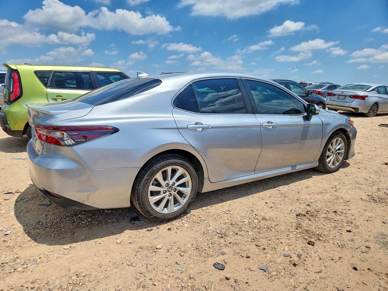 2023 TOYOTA CAMRY LE photo 3