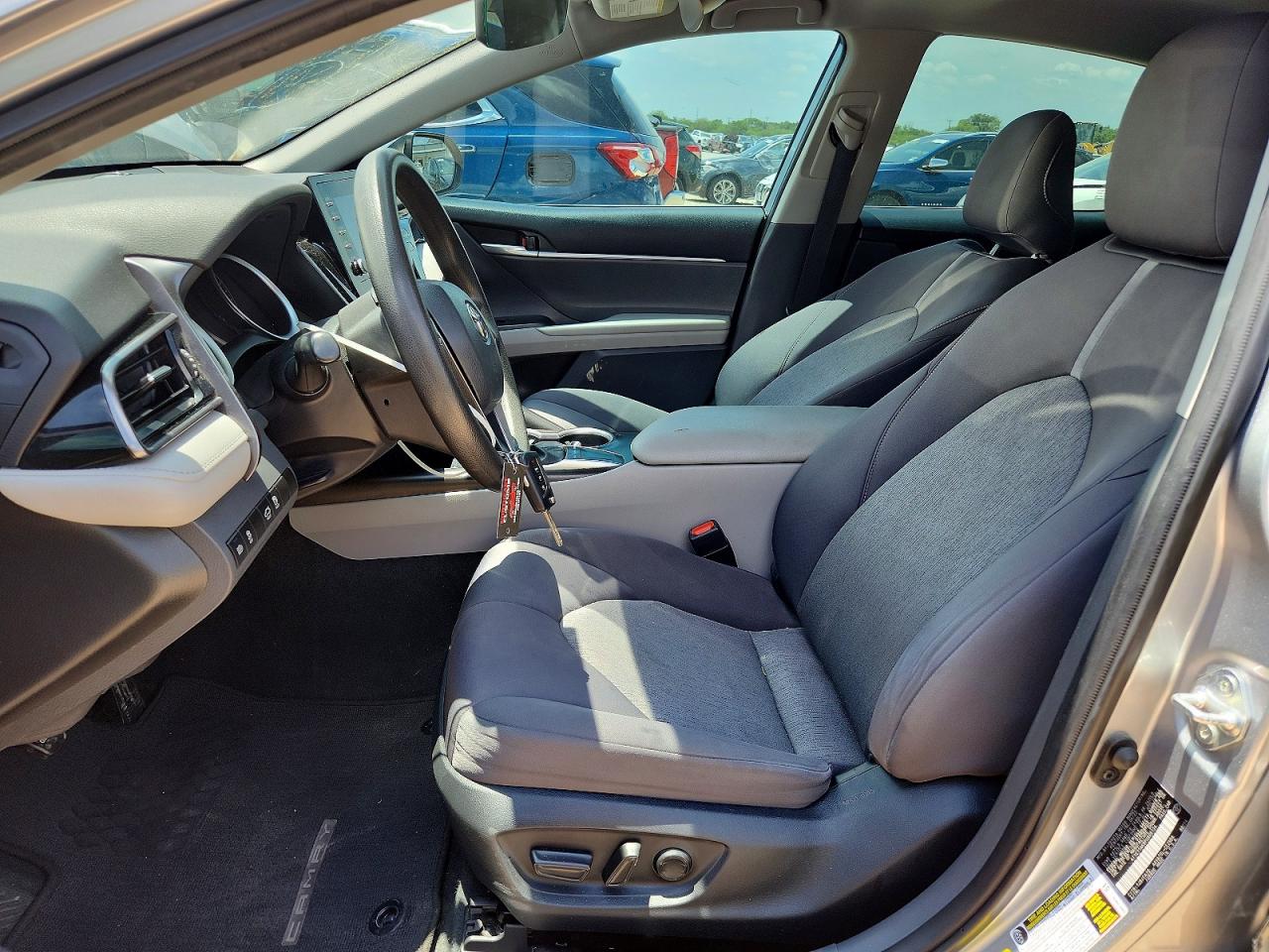 2023 TOYOTA CAMRY LE photo 7