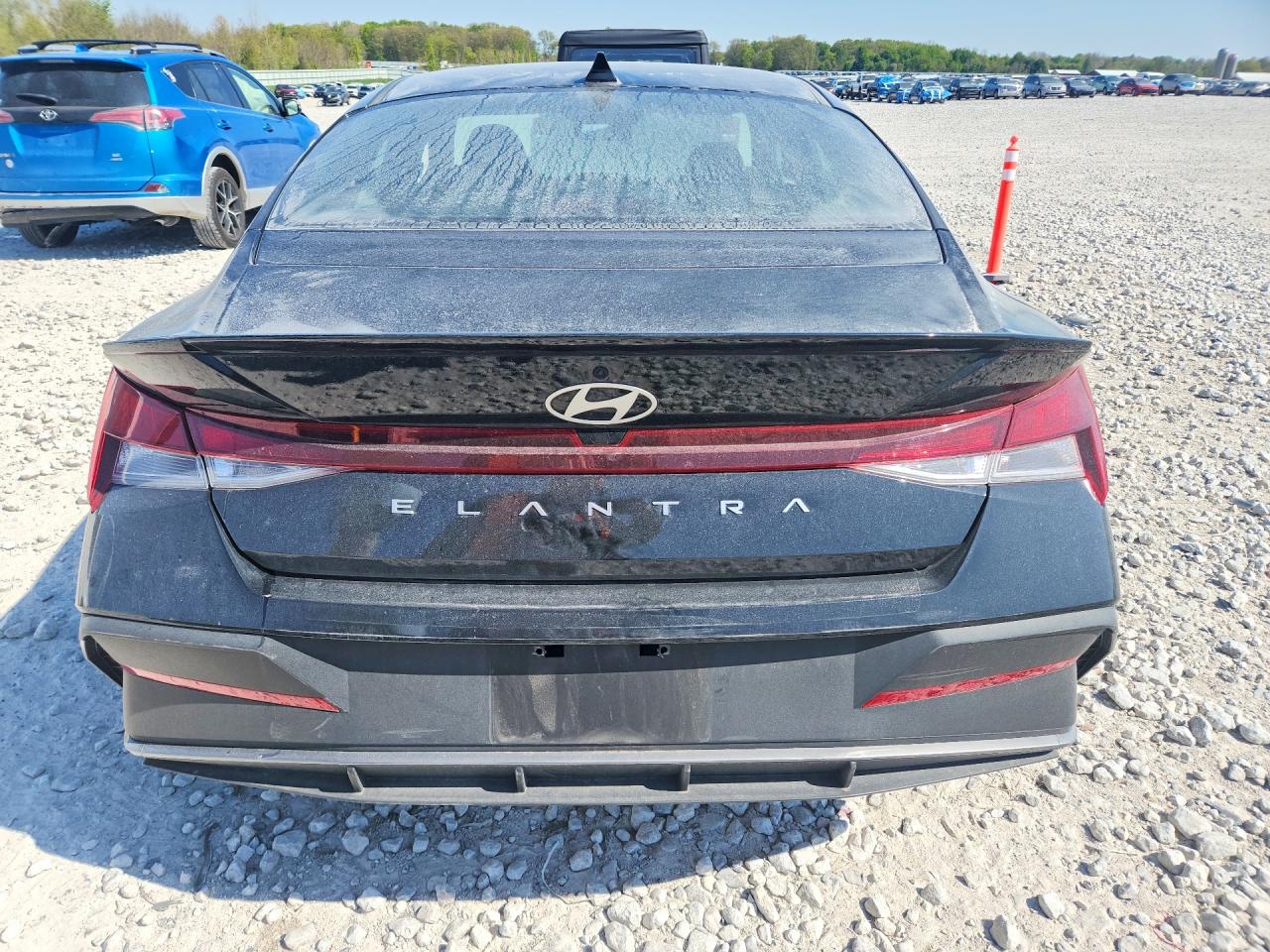 2025 HYUNDAI ELANTRA SEL SPORT photo 6