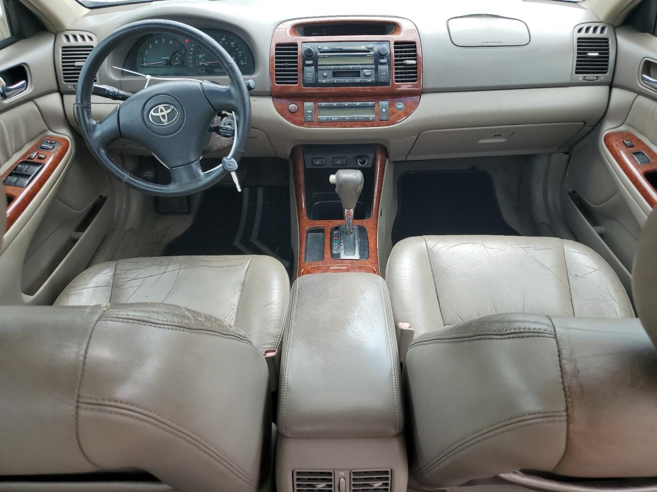2002 TOYOTA CAMRY LE photo 15