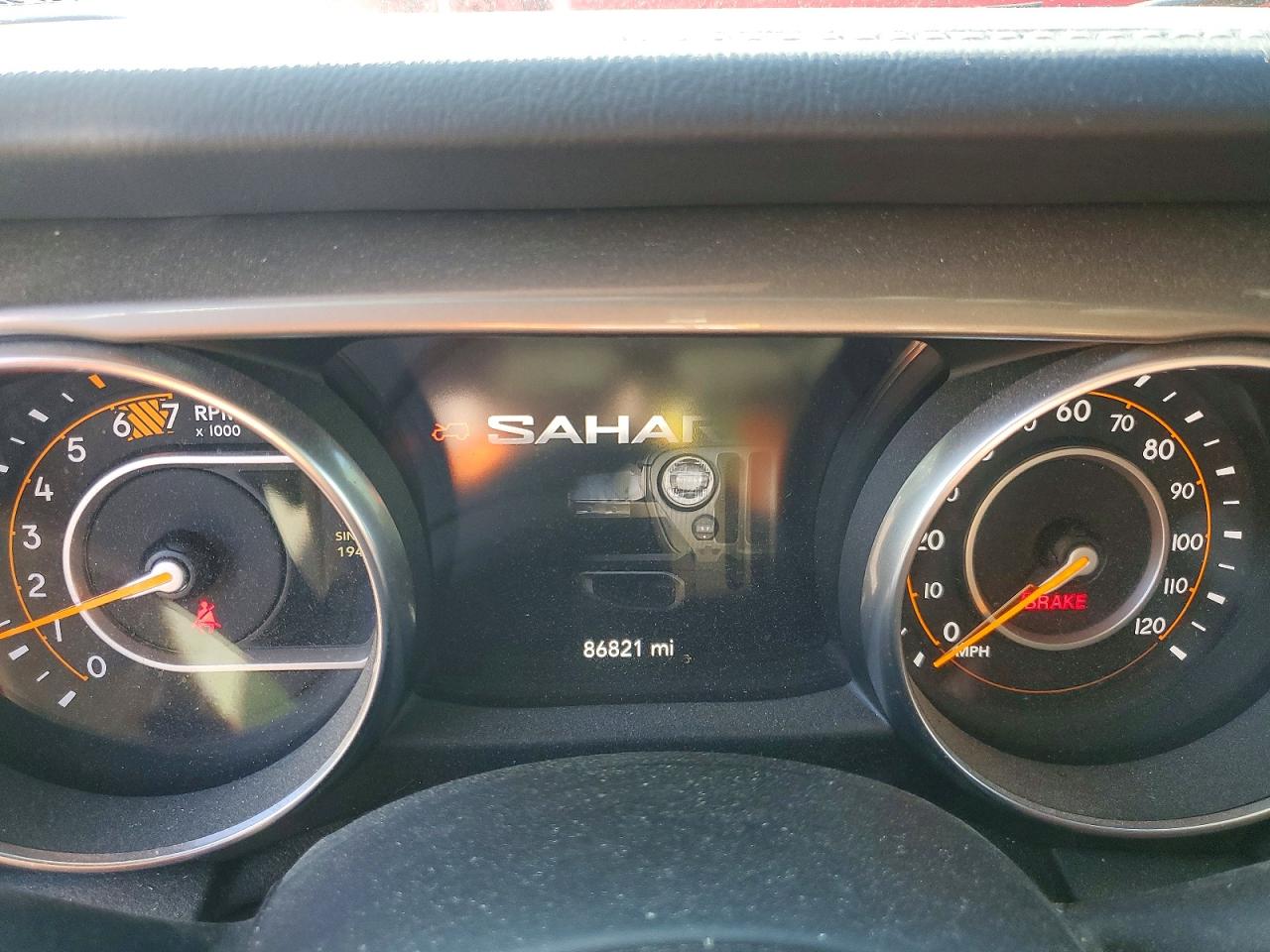 2018 JEEP WRANGLER UNLIMITED SAHARA photo 25
