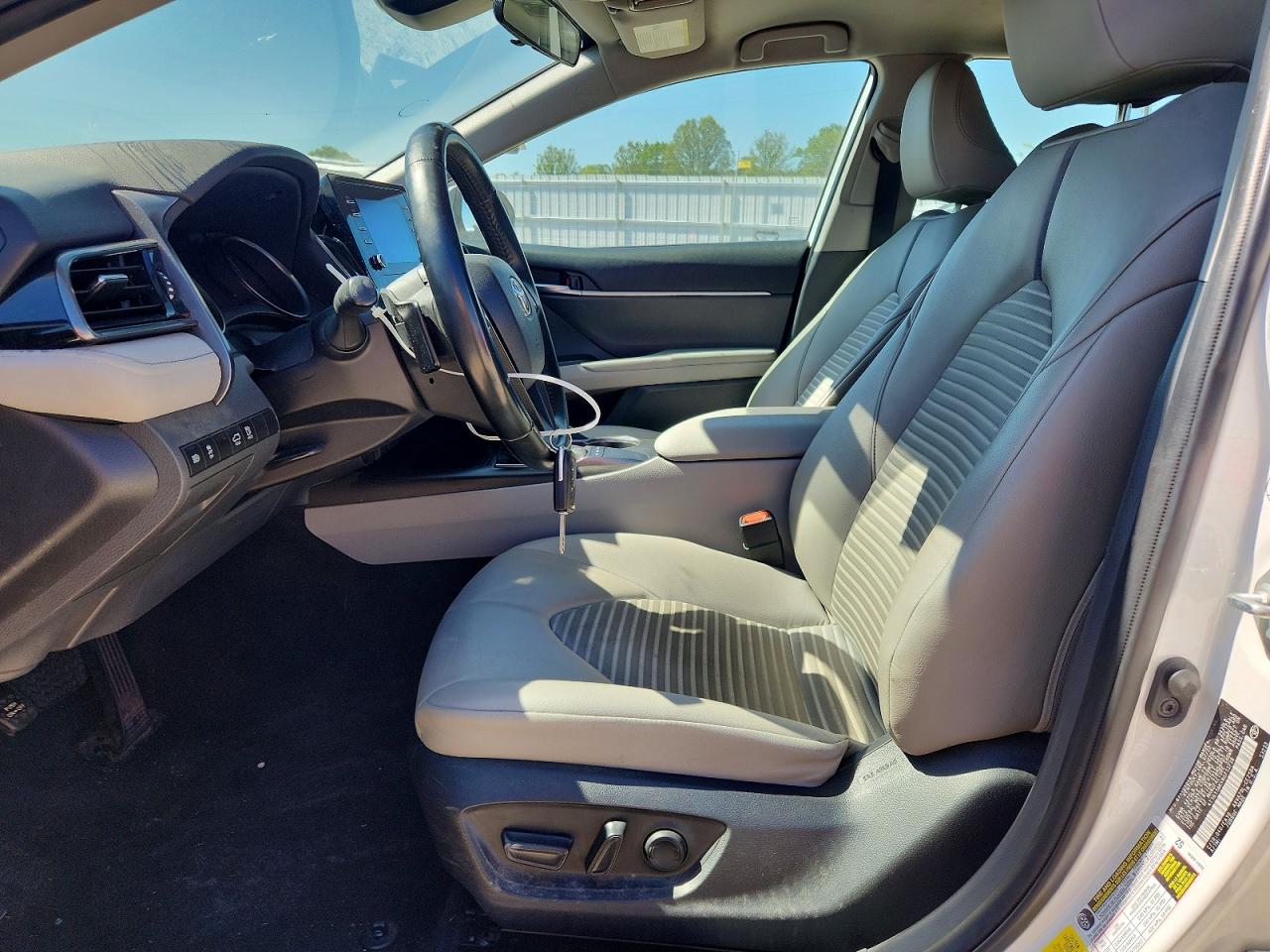 2022 TOYOTA CAMRY SE photo 13