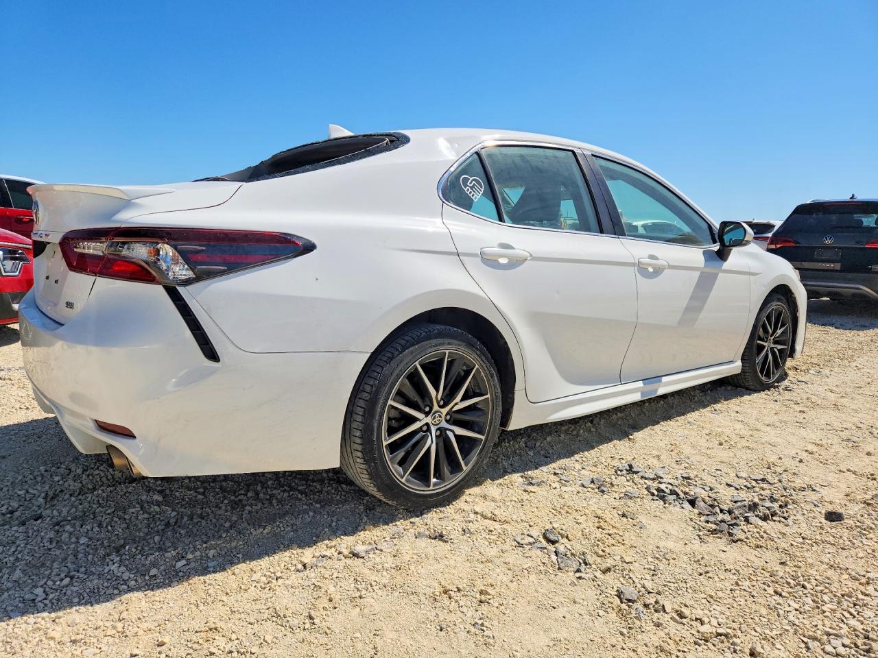 2022 TOYOTA CAMRY SE photo 5