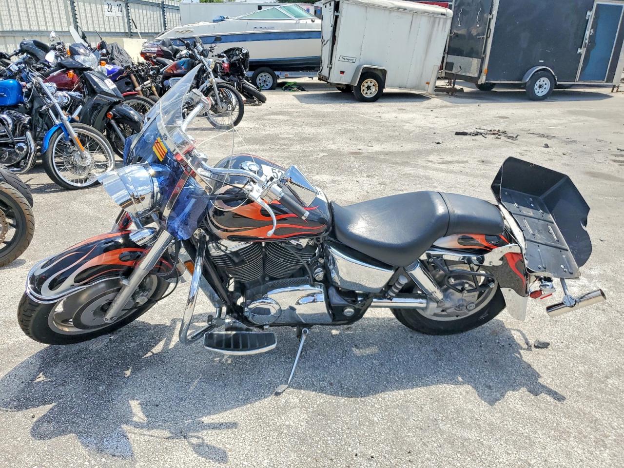 2005 HONDA VT1100 C2 photo 5