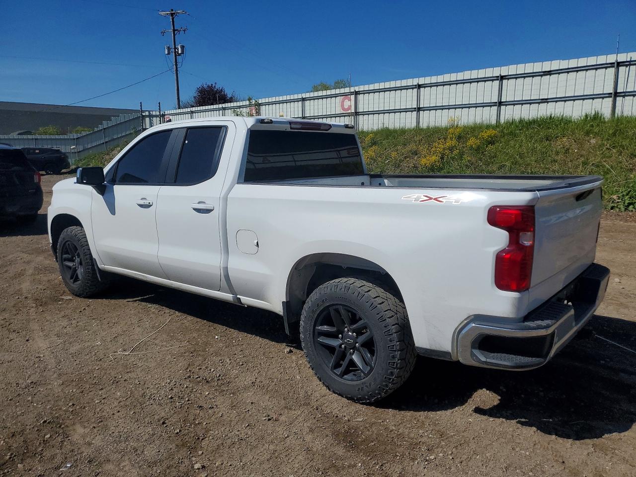 2020 CHEVROLET SILVERADO K1500 LT photo 3