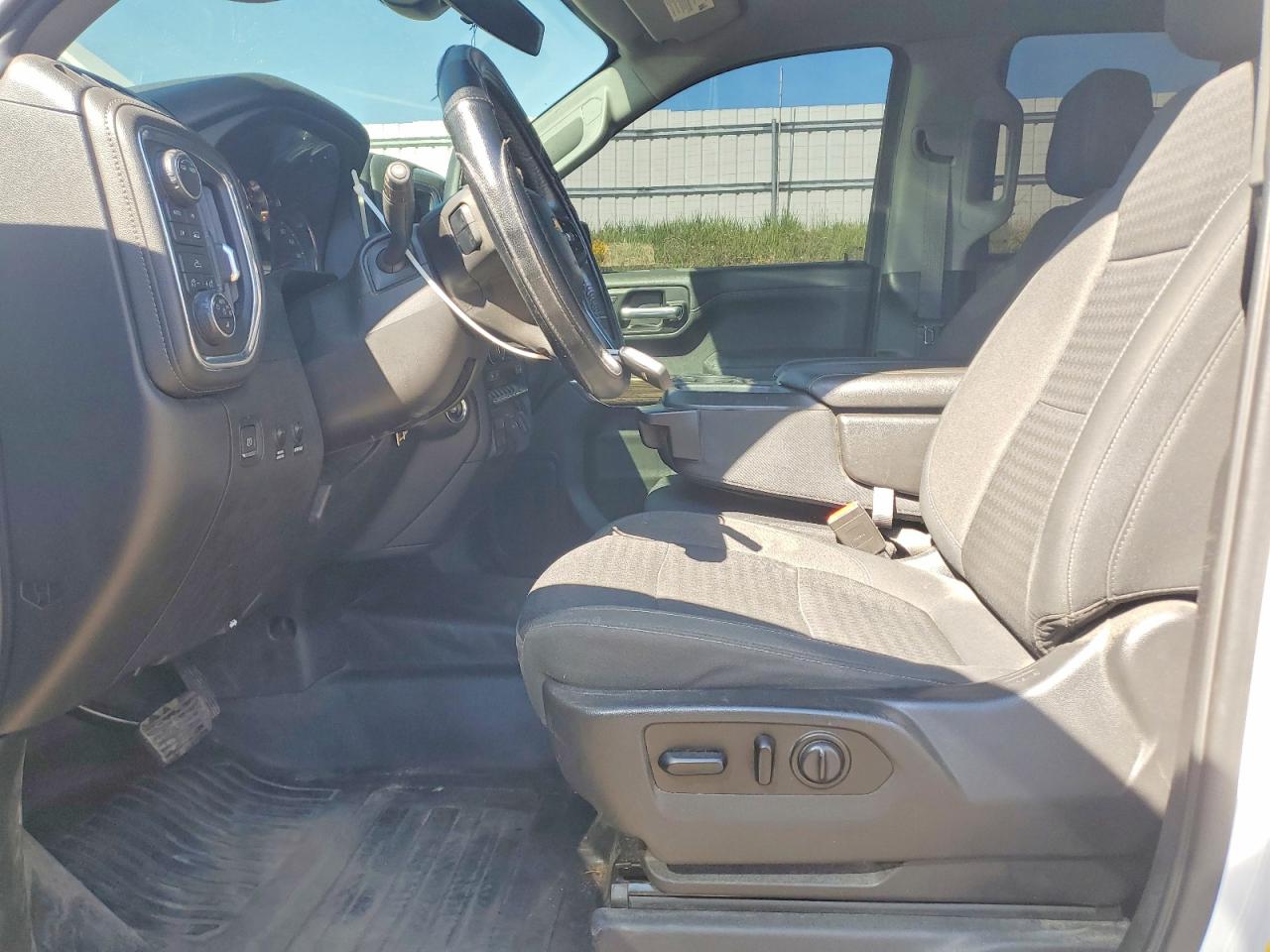 2020 CHEVROLET SILVERADO K1500 LT photo 13