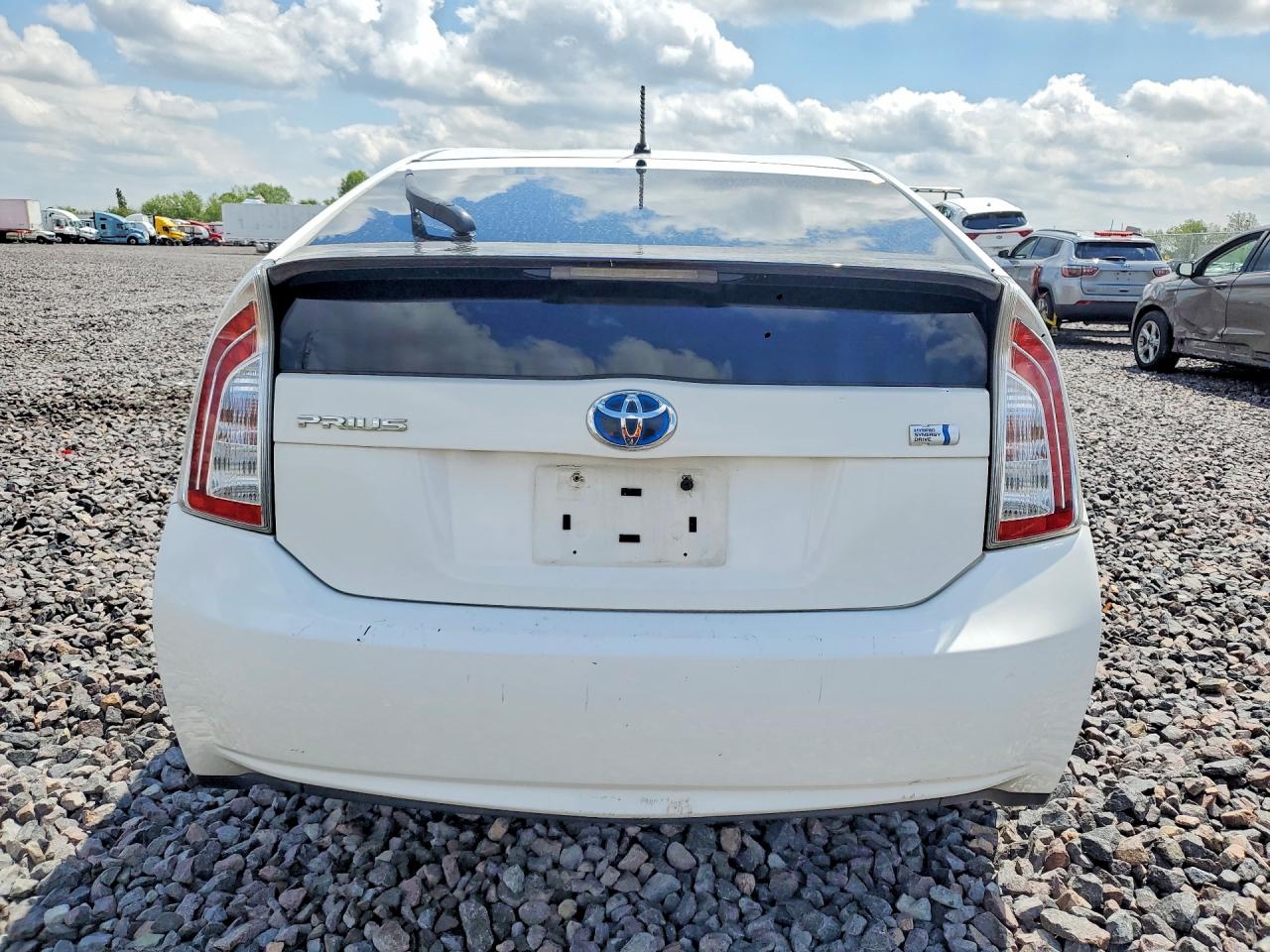2012 TOYOTA PRIUS TWO photo 11