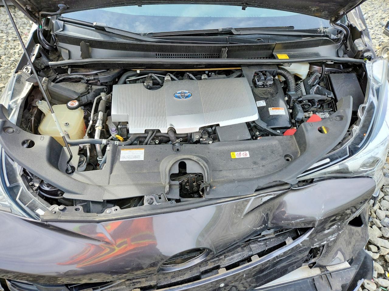 2017 TOYOTA PRIUS FOUR photo 21