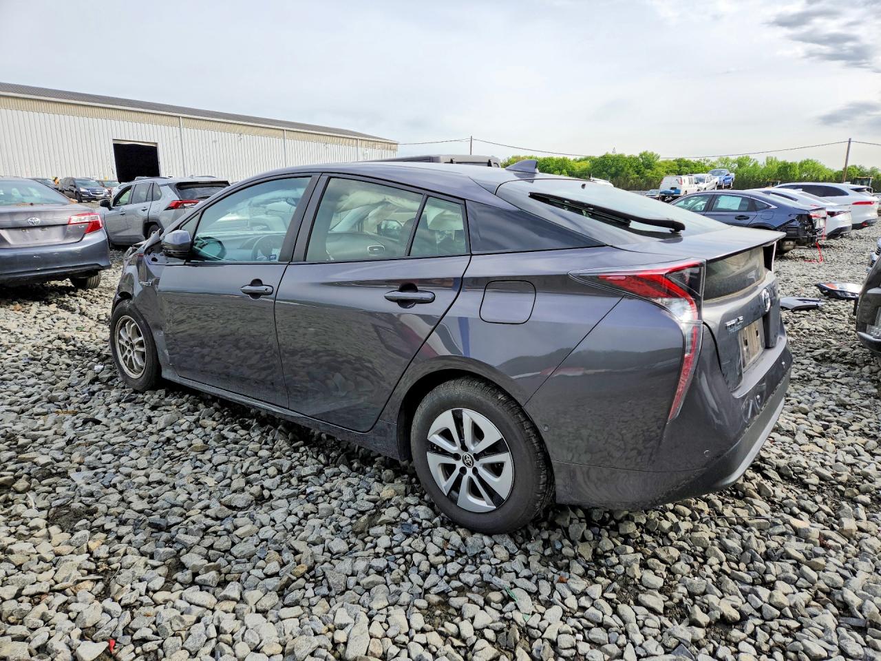 2017 TOYOTA PRIUS FOUR photo 3
