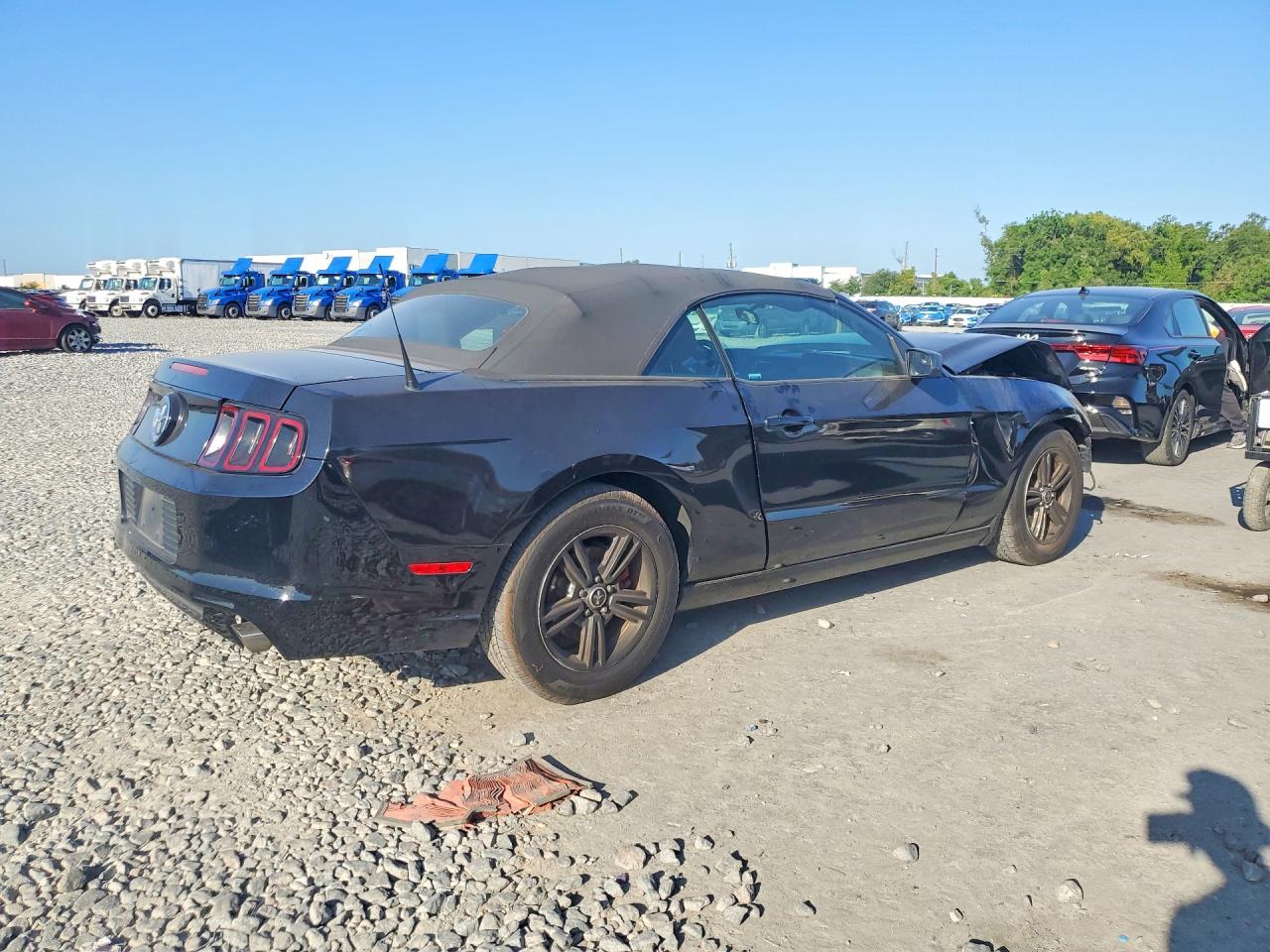 2014 FORD MUSTANG photo 5