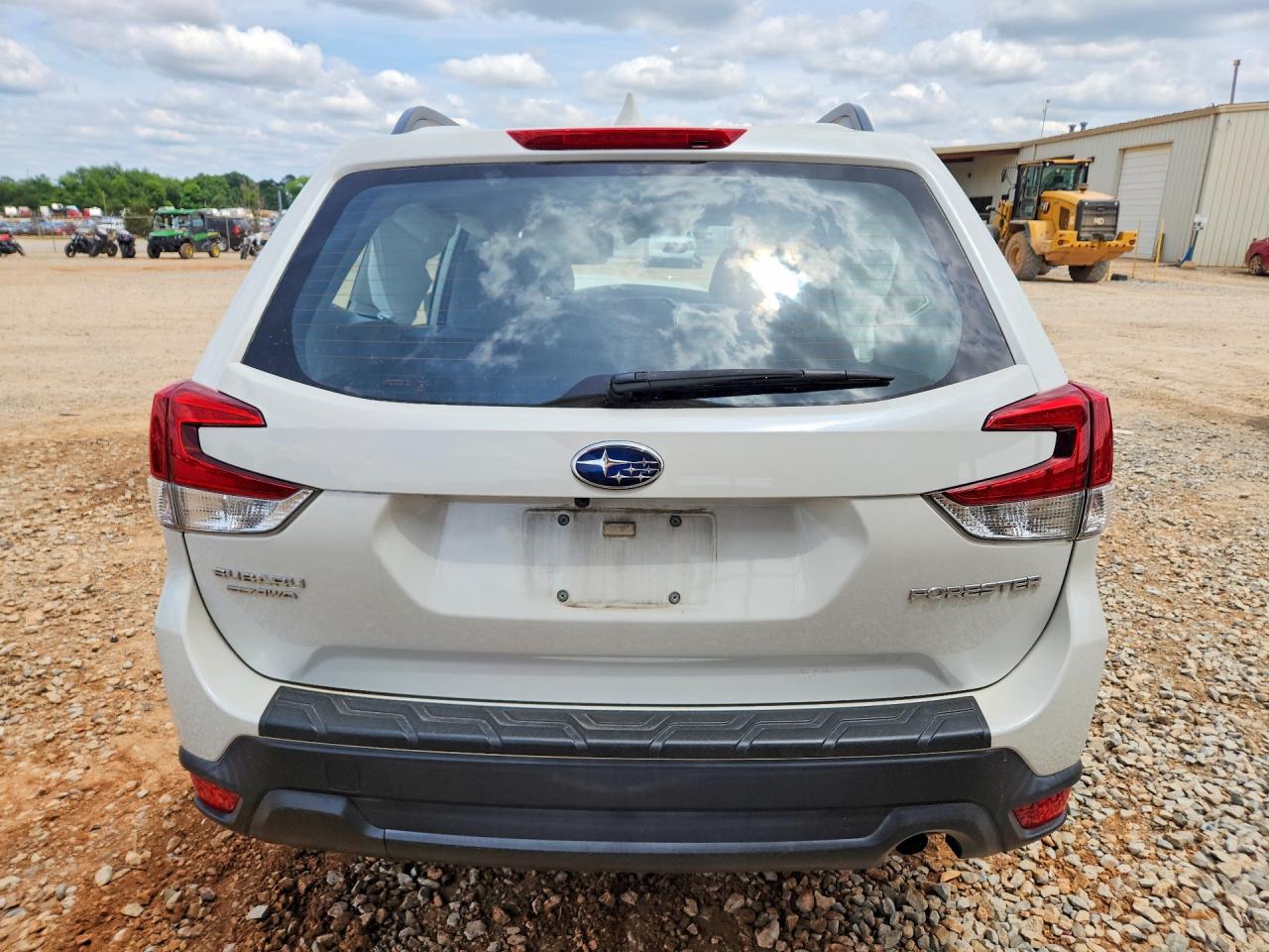 2020 SUBARU FORESTER photo 6