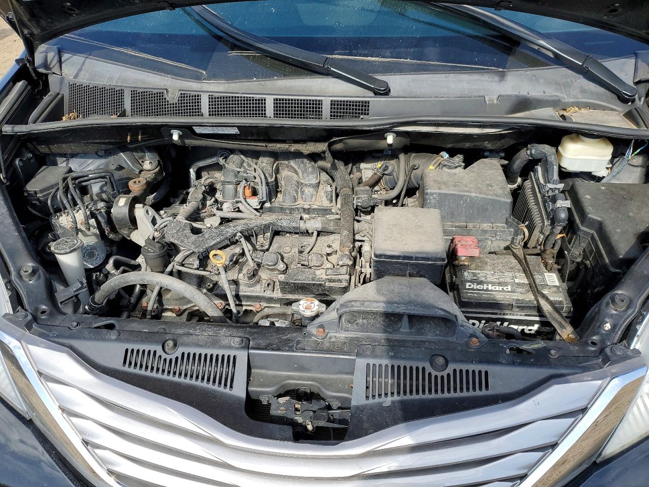 2017 TOYOTA SIENNA XLE 8-PASSENGER photo 23
