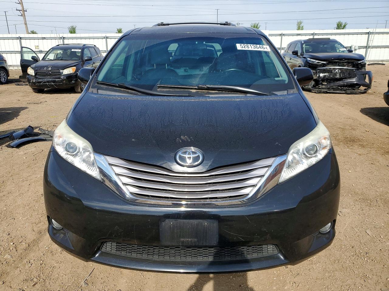 2017 TOYOTA SIENNA XLE 8-PASSENGER photo 9