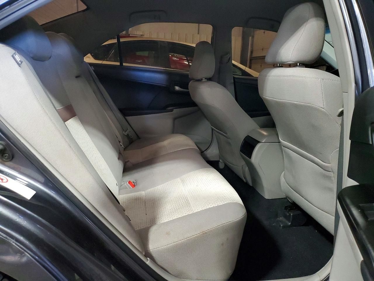 2012 TOYOTA CAMRY LE photo 19