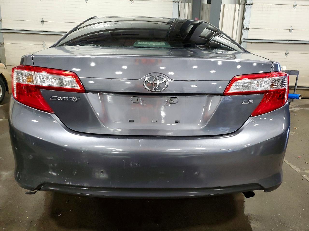 2012 TOYOTA CAMRY LE photo 11