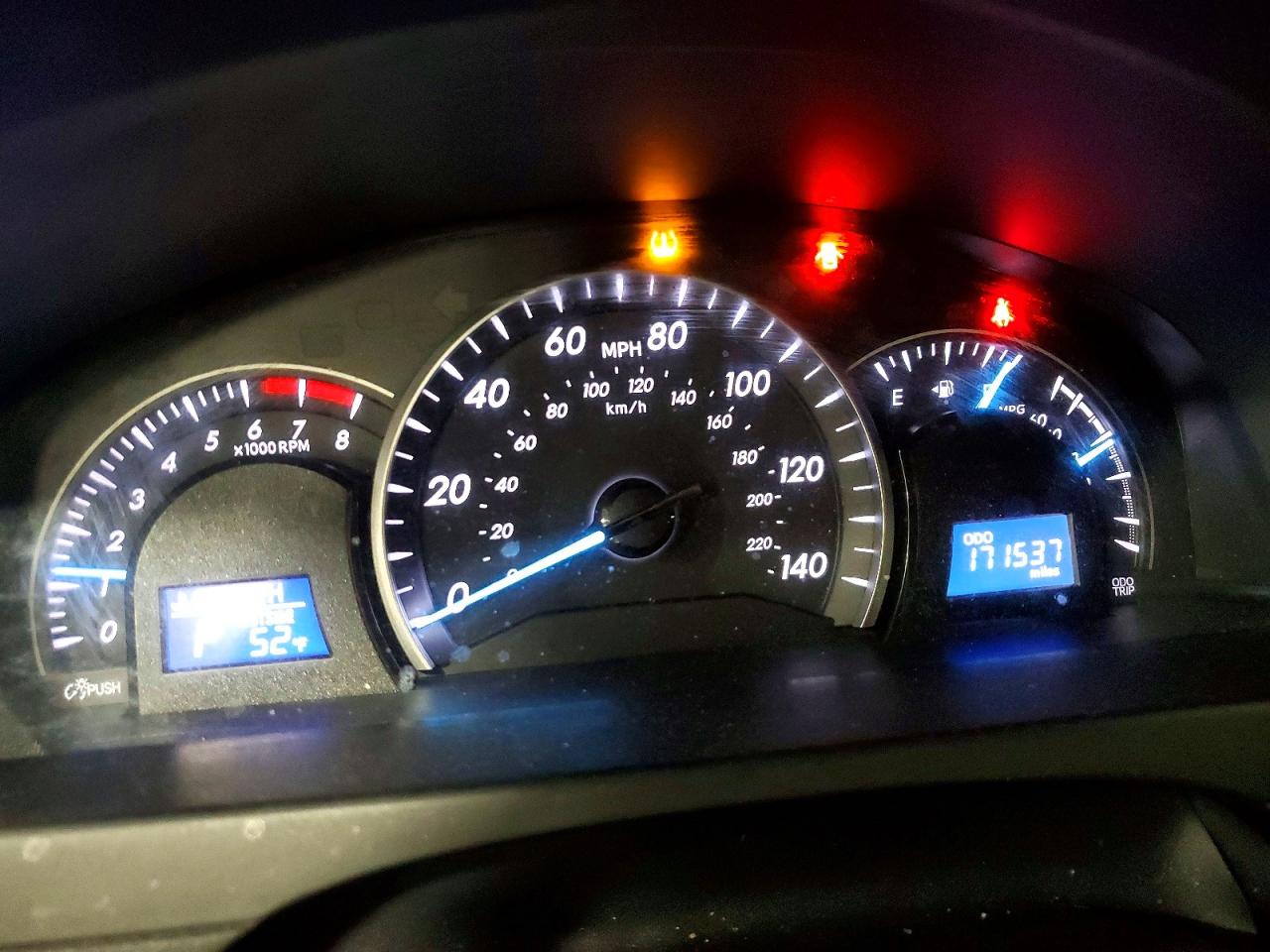 2012 TOYOTA CAMRY LE photo 17