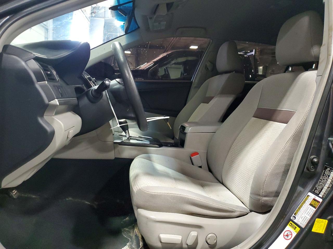 2012 TOYOTA CAMRY LE photo 13