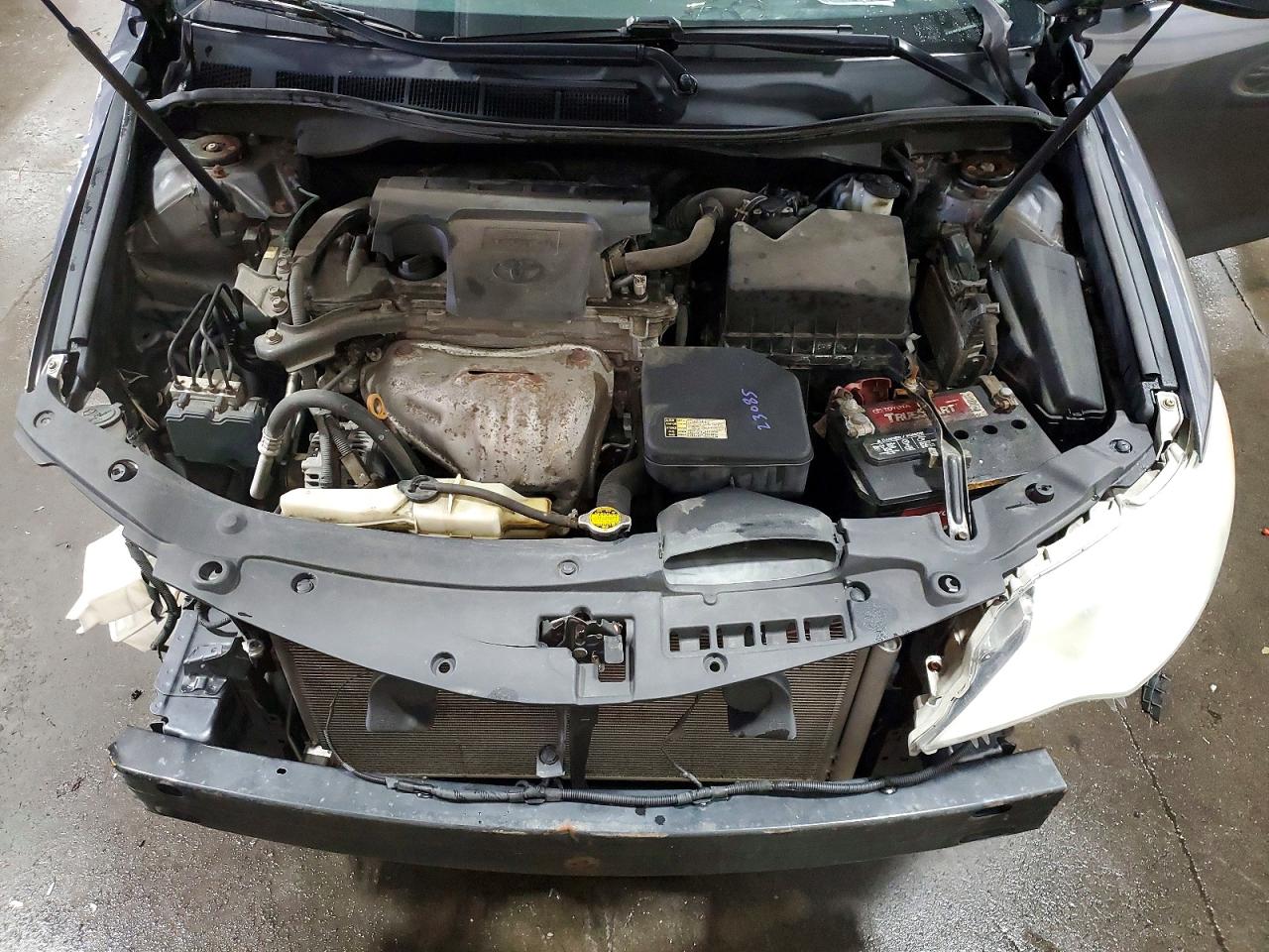 2012 TOYOTA CAMRY LE photo 21