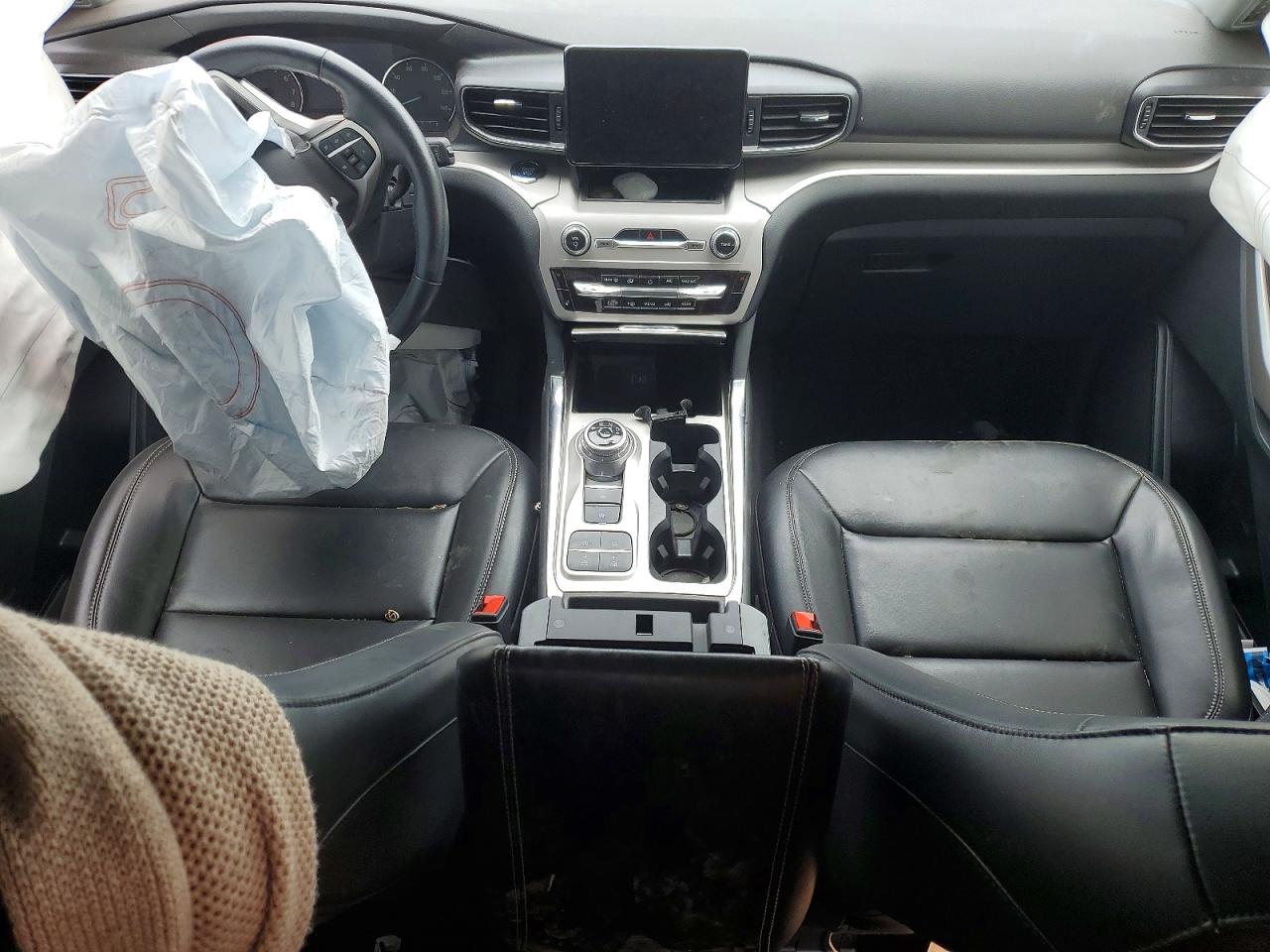 2023 FORD EXPLORER photo 22