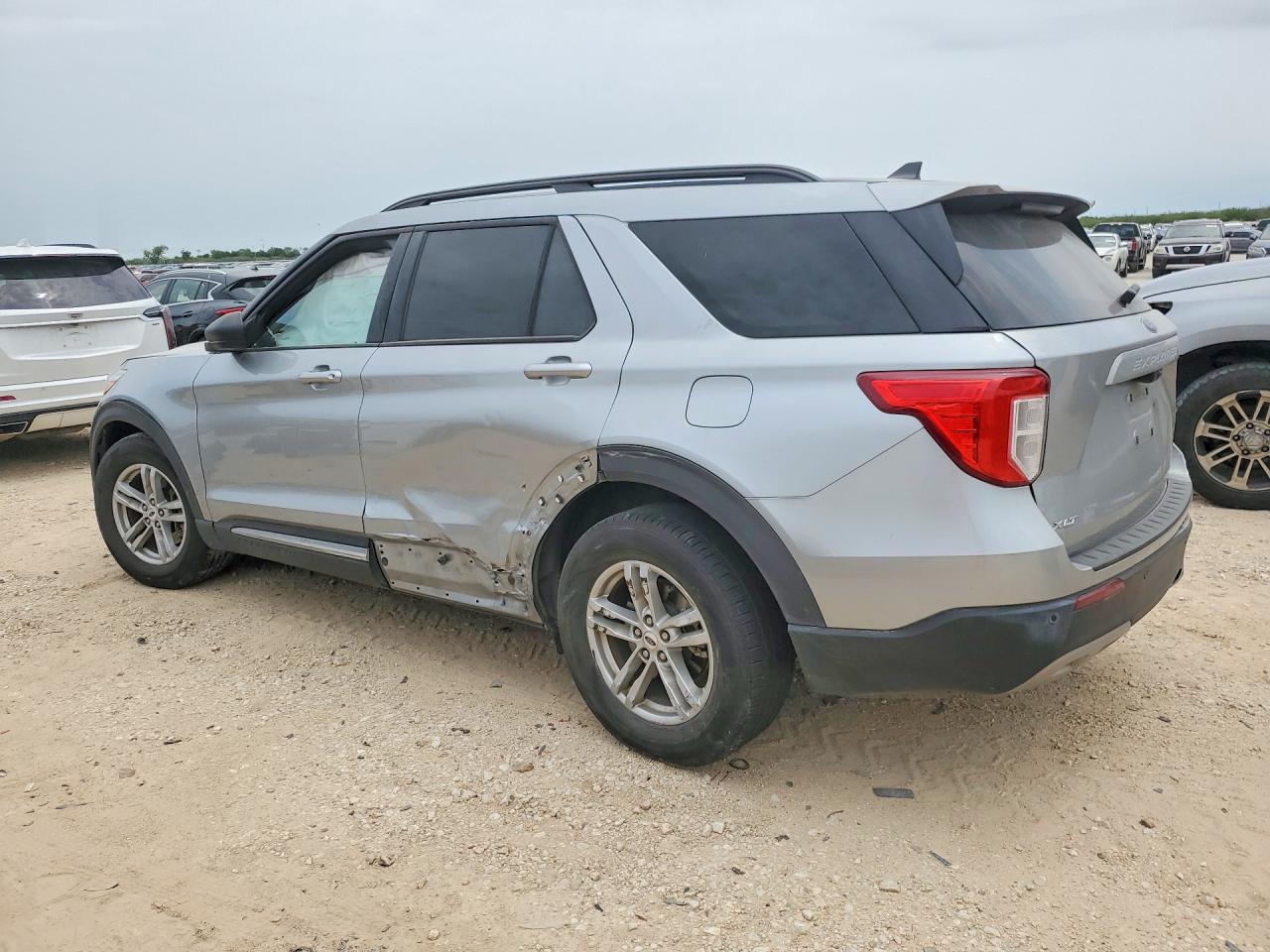 2023 FORD EXPLORER photo 4