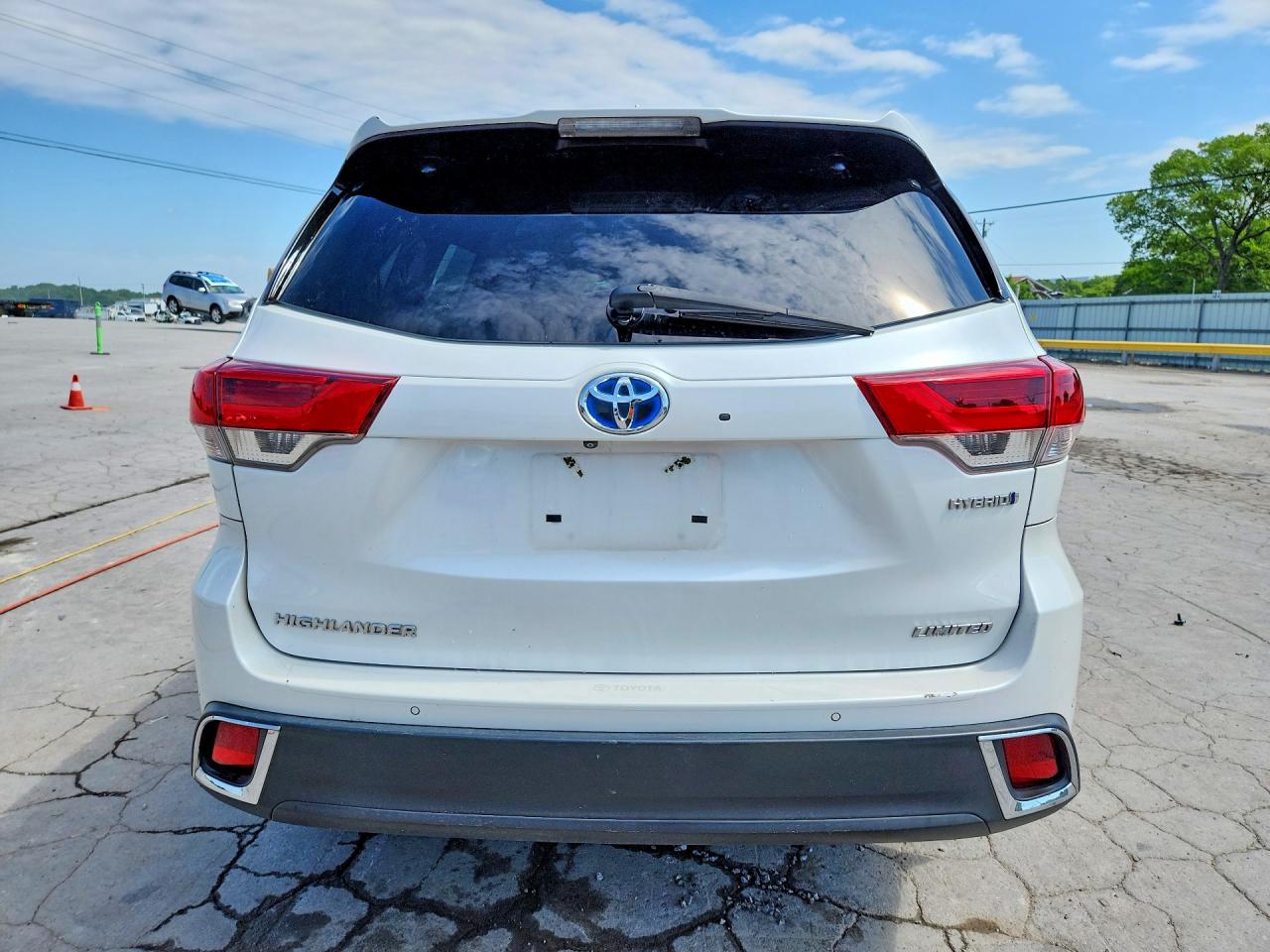 2017 TOYOTA HIGHLANDER HYBRID LIMITED photo 16