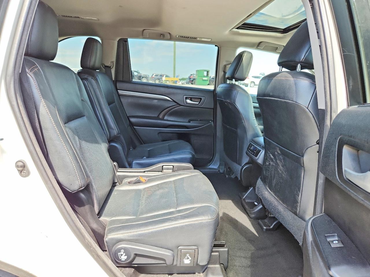 2017 TOYOTA HIGHLANDER HYBRID LIMITED photo 31