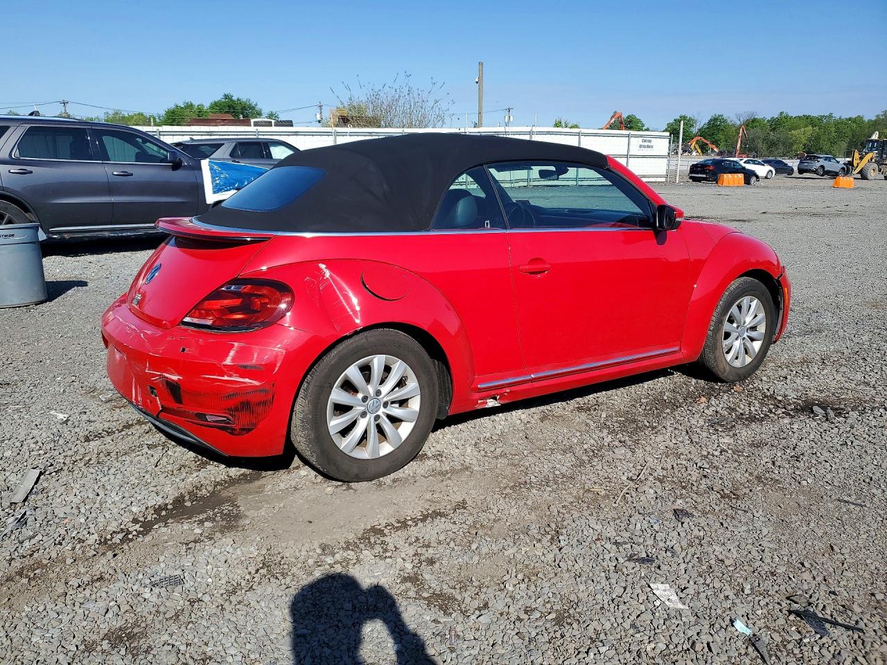 2017 VOLKSWAGEN BEETLE S photo 7